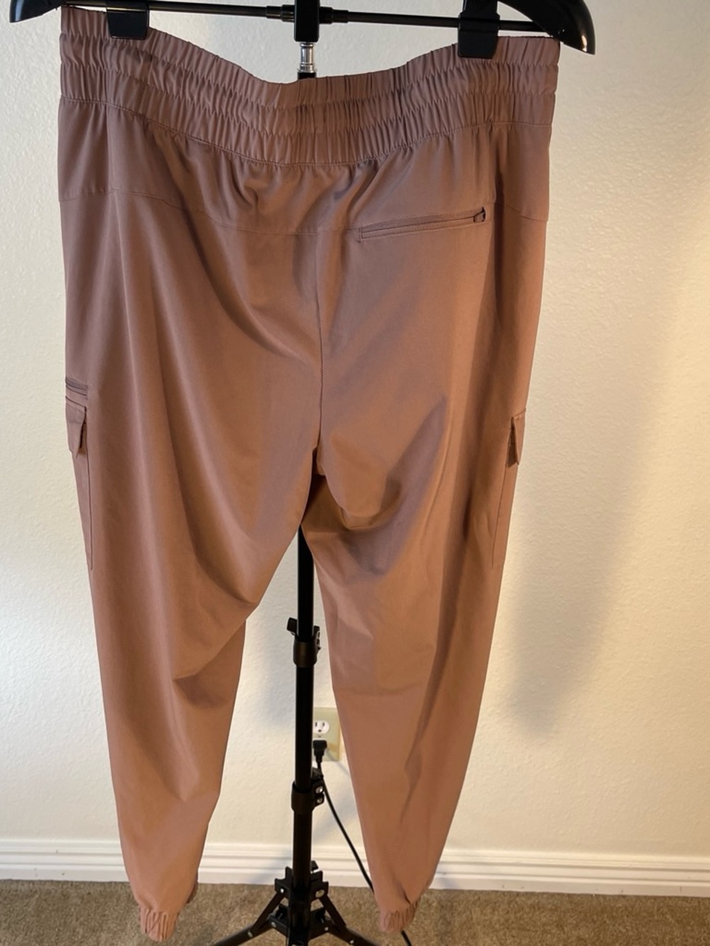 Women’s Elastic Waist Cargo Pants - Dusty Rose